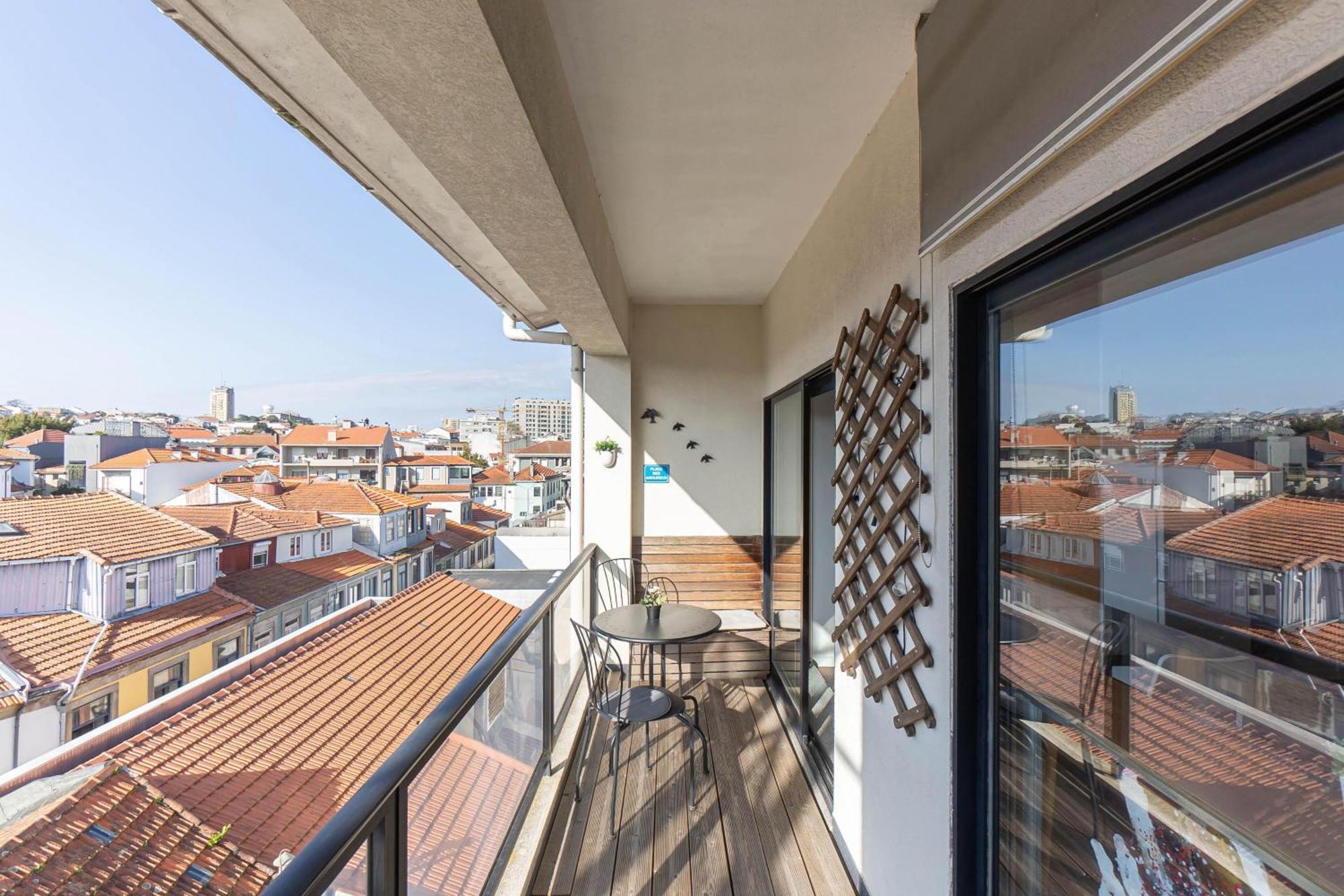 Top Floor Apartment With Sunny Balconies Porto Exterior foto